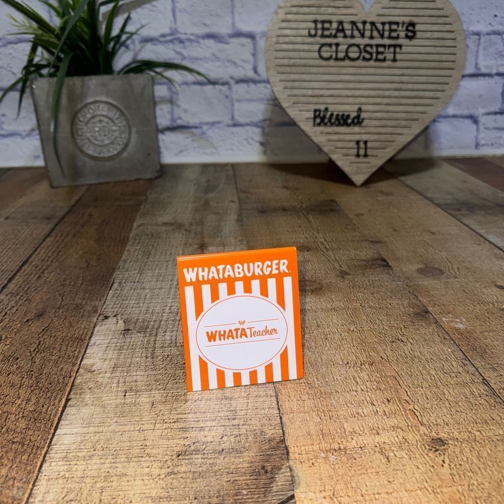 Single Whataburger WHATATeacher Table Tent Teacher
Pre owned good condition